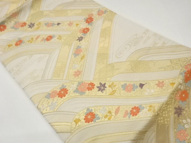 JAPANESE KIMONO / CHRYSANTHEMUM / MAPLE LEAF / RUNNING WATER PATTERNS 